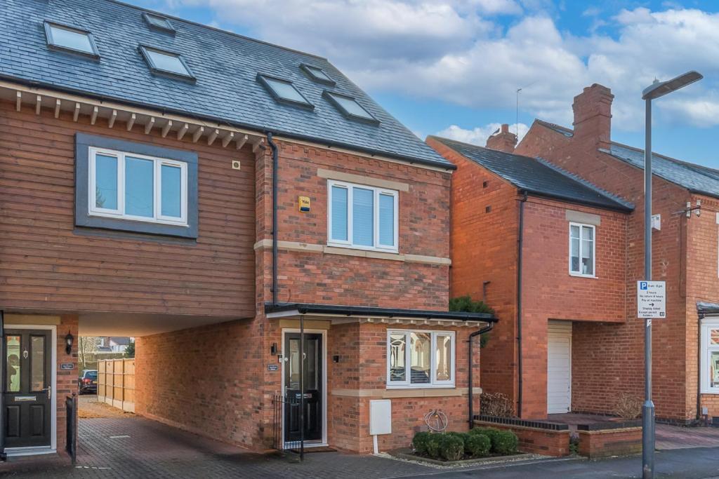 Castle Townhouse Kenilworth - Private Parking - 24 Hr Gym Access - Town Centre Daire Dış mekan fotoğraf