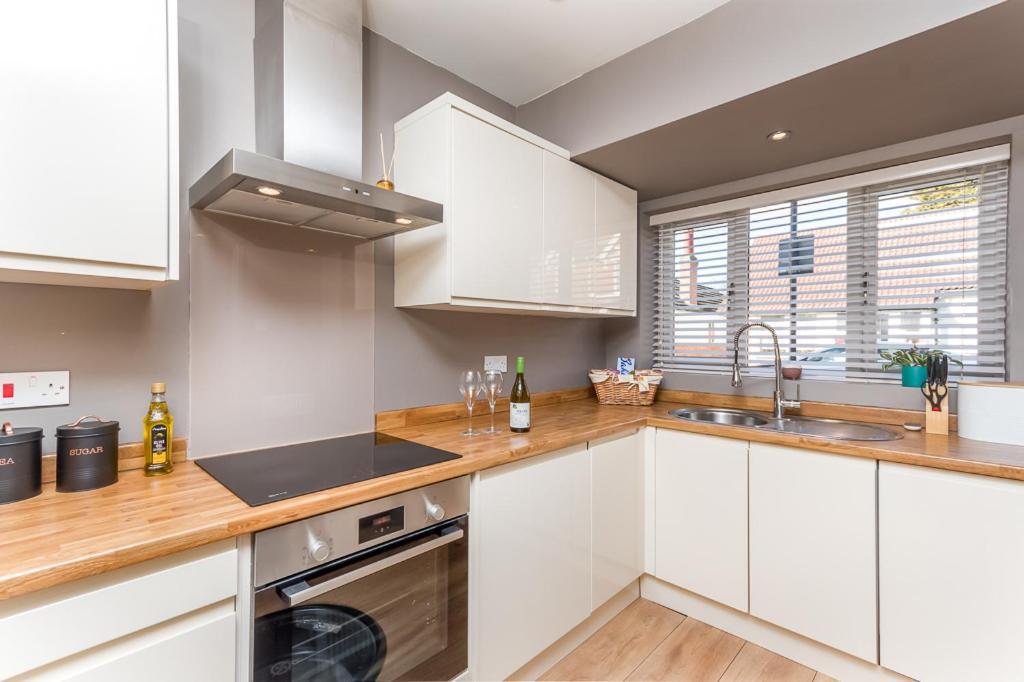 Castle Townhouse Kenilworth - Private Parking - 24 Hr Gym Access - Town Centre Daire Dış mekan fotoğraf