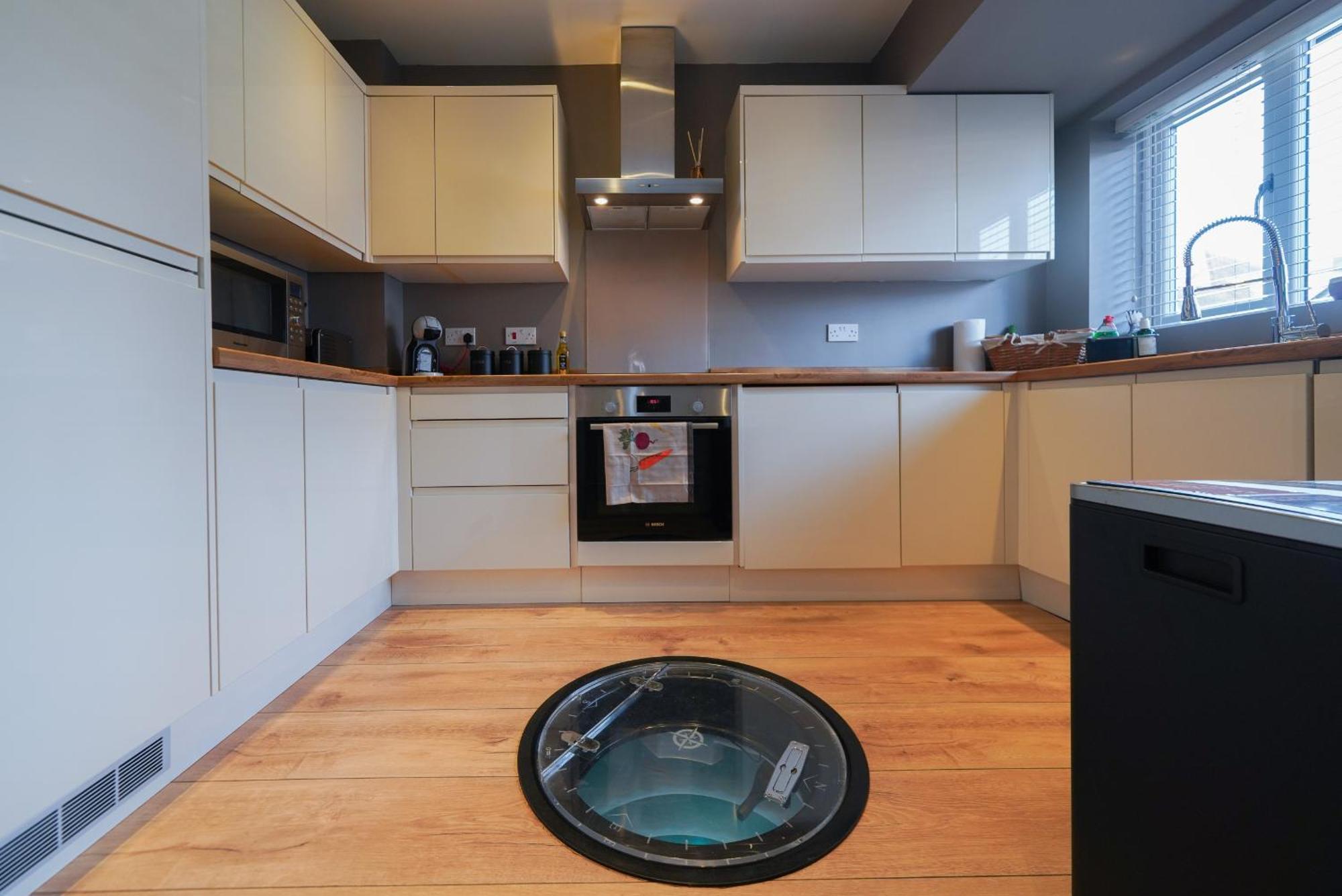 Castle Townhouse Kenilworth - Private Parking - 24 Hr Gym Access - Town Centre Daire Oda fotoğraf
